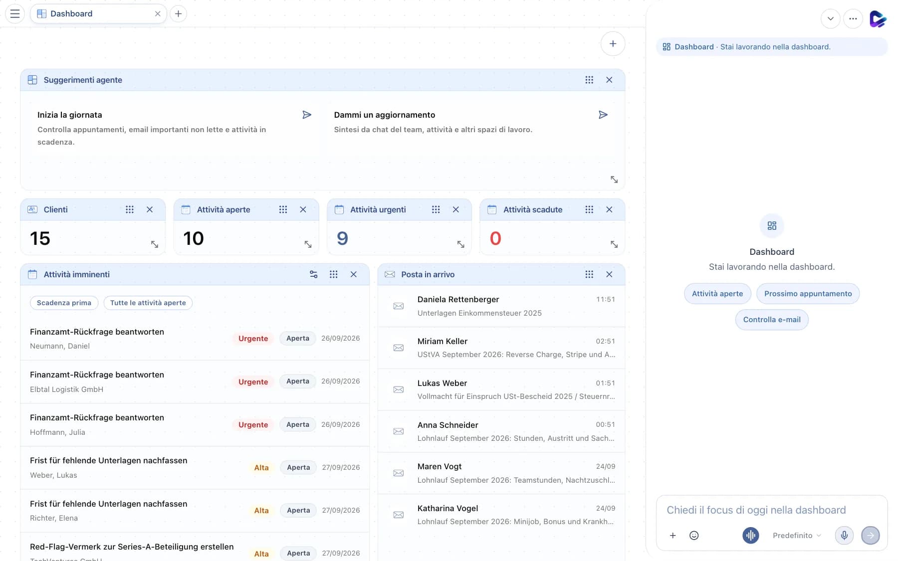 Interfaccia di Clapilot con pulsante del menu, barra delle schede, dashboard e dock della chat